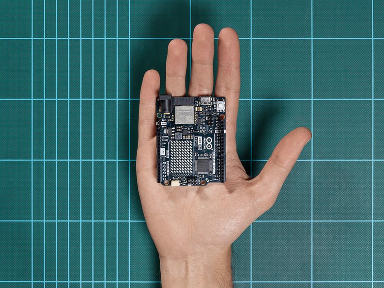 Arduino UNO R4 WiFi (ABX00087) - LynxPi